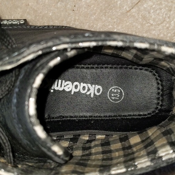 6/$20 Boys shoes (sz 13.5) - Picture 10 of 10